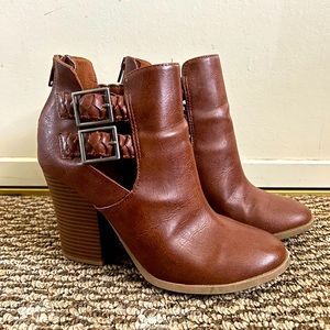 American Eagle Brown Booties - 8